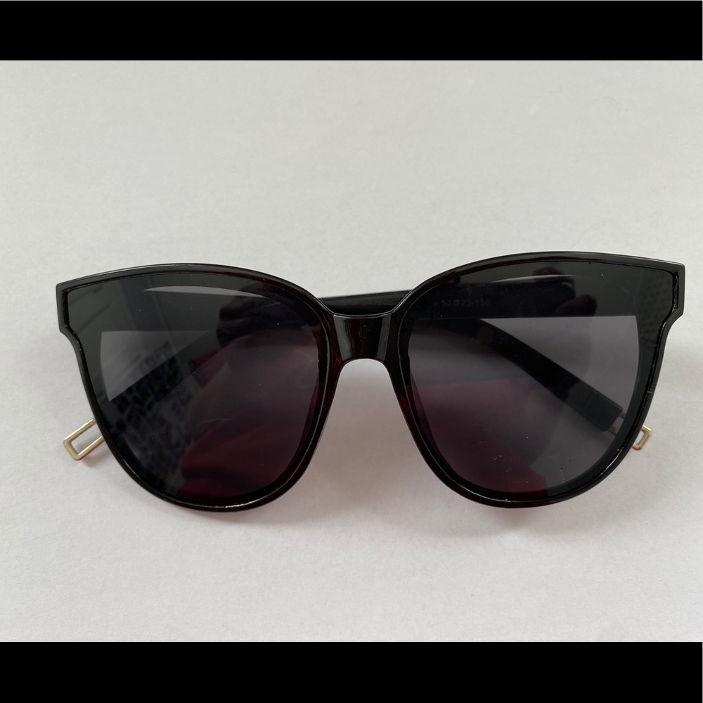 Black sunglasses